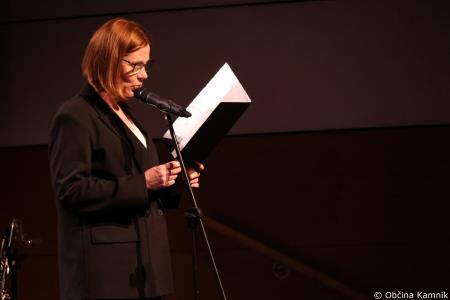 A me slišiš Pet čevljev merim, palcev pet (11)